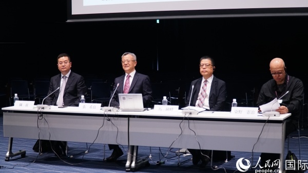 與會(huì)專家熱切交流。人民網(wǎng) 蔣曉辰攝